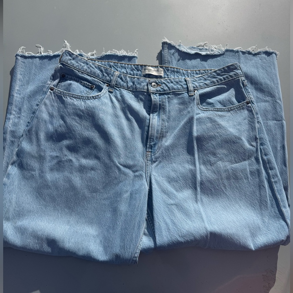 Abercrombie & Fitch, wide leg, high rise jean - Picture 3 of 6